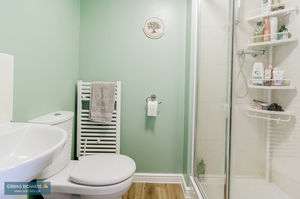 En-Suite- click for photo gallery